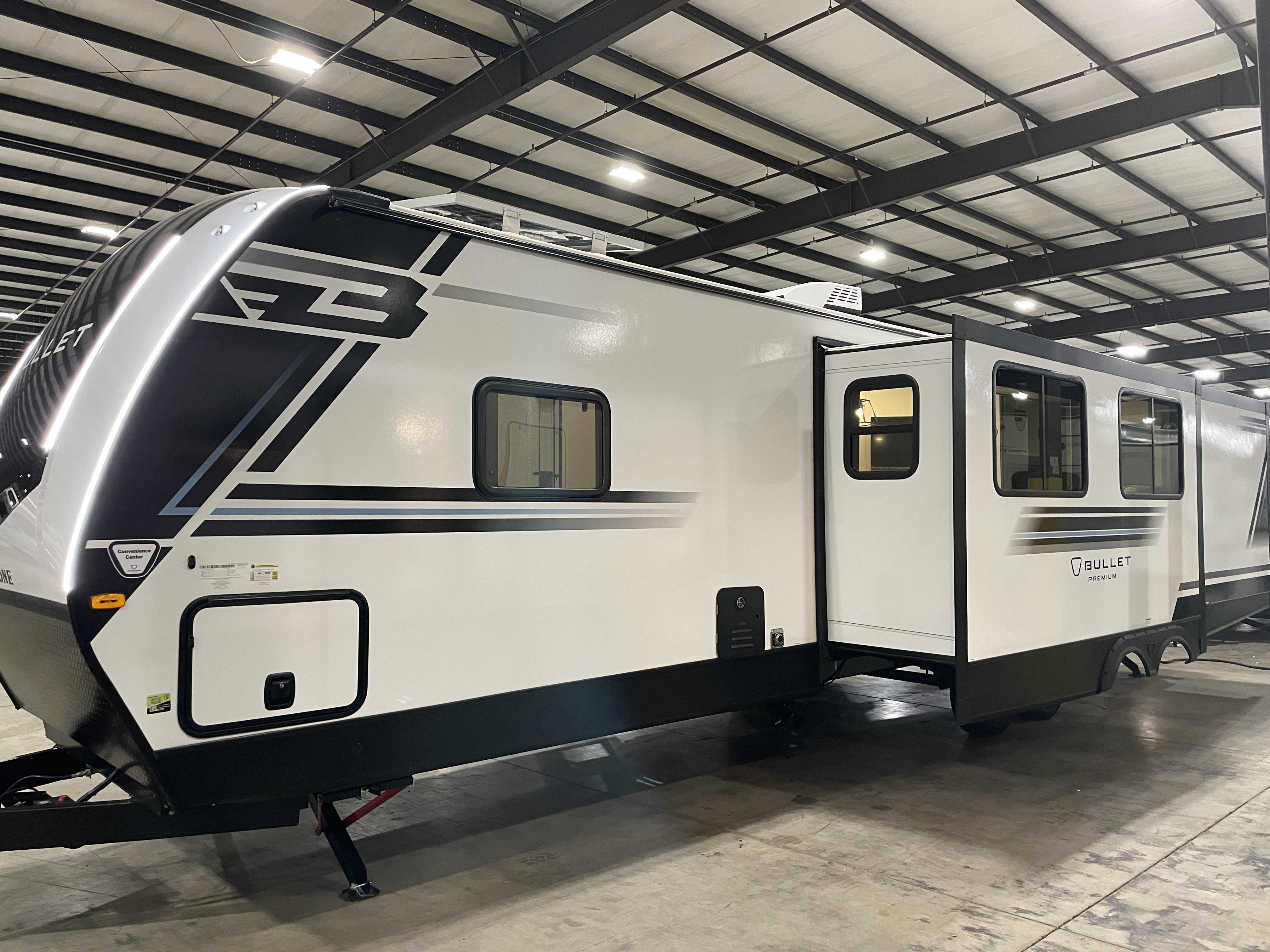 2026 Keystone Bullet Premium 330BKQ - Image 4