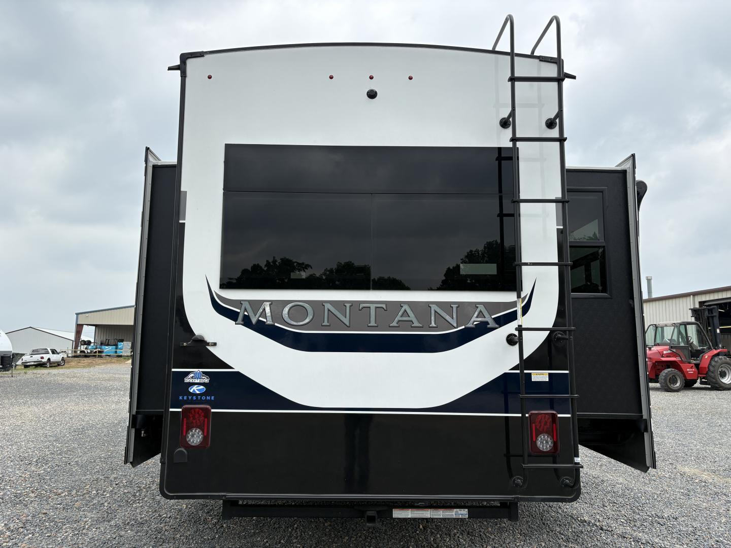 2025 Keystone Montana 3123RL - Image 5