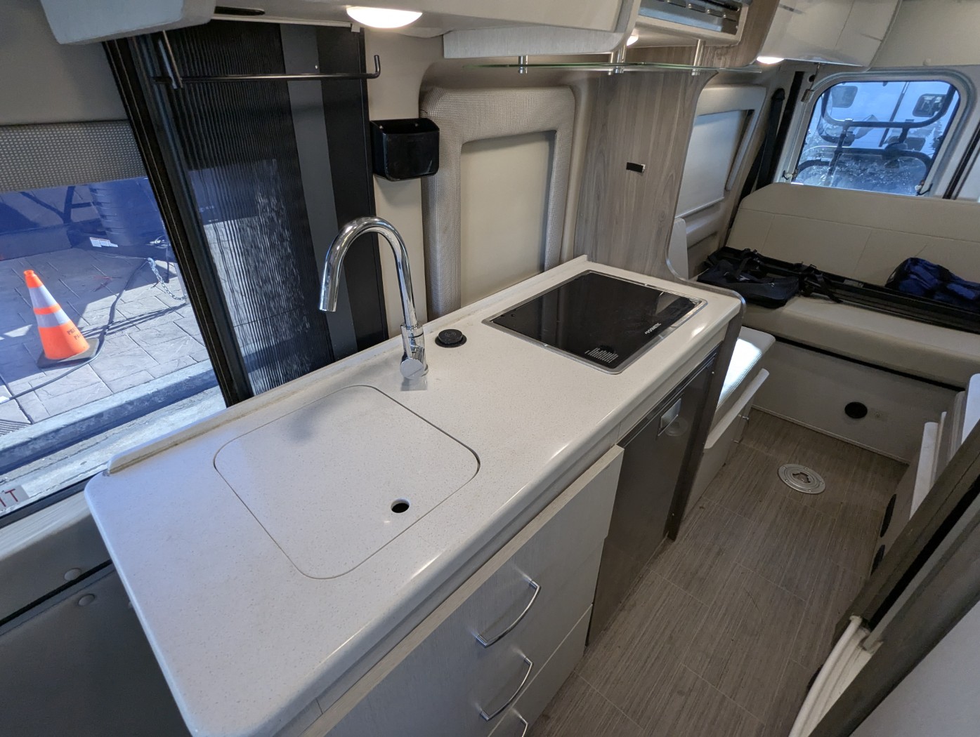 2022 Thor Motor Coach Tellaro 20J - Image 20