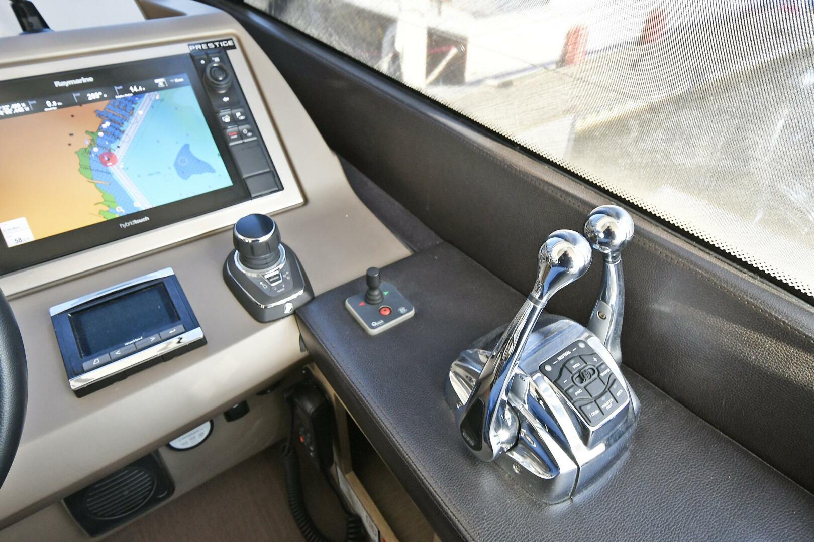 2018 Prestige 560 Fly - Image 43