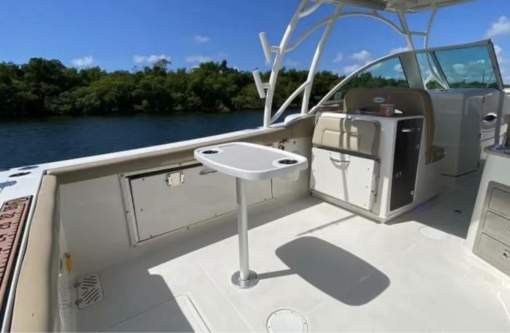 2018 Sailfish 325 DC - Image 5