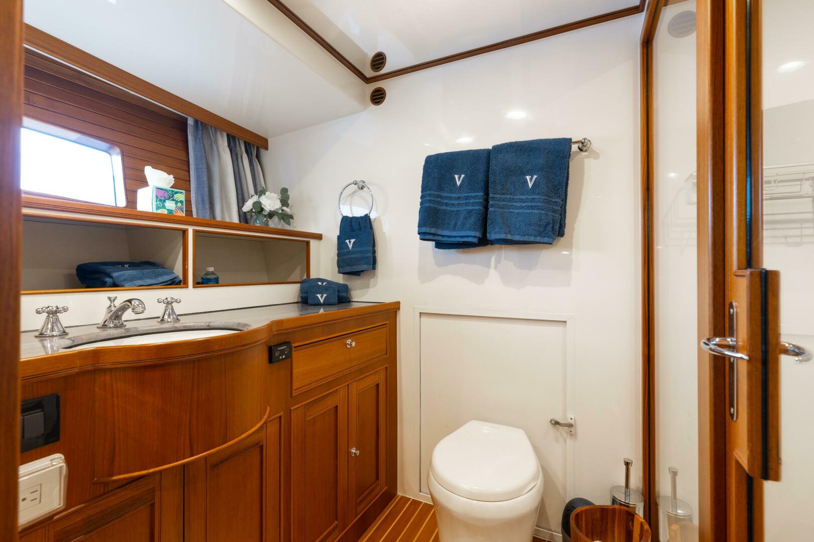 2016 Marlow EXPLORER 88E - Image 23