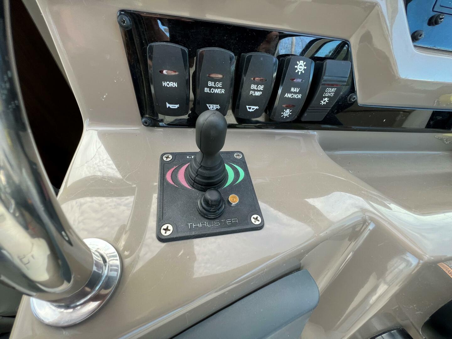 2017 Regal 28 Express - Image 15