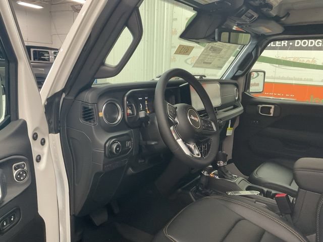 2026 Jeep Wrangler Sahara 4 Door 4x4 - Image 12