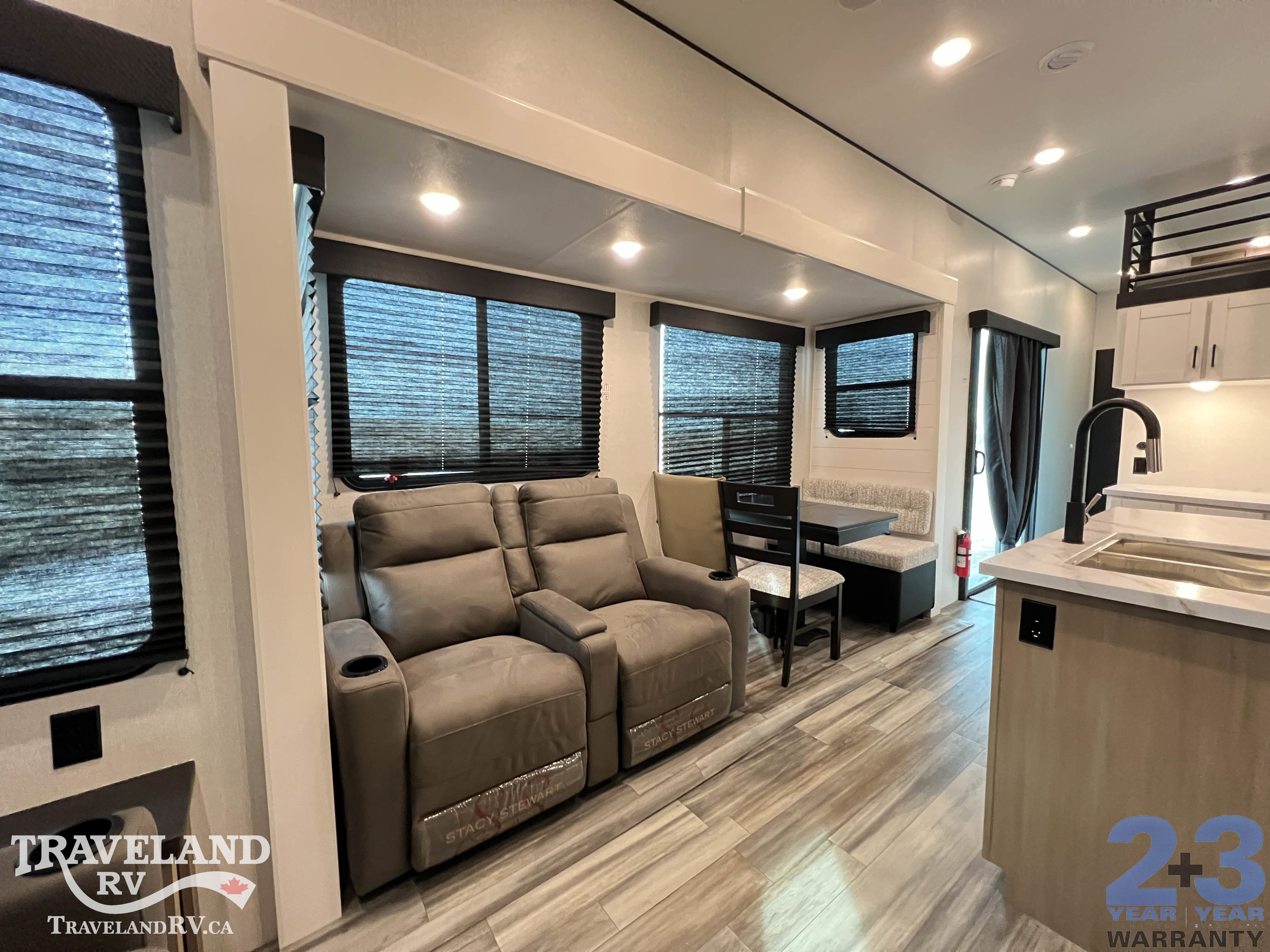 2026 Jayco Jay Flight Bungalow 401LOFTDS - Image 13