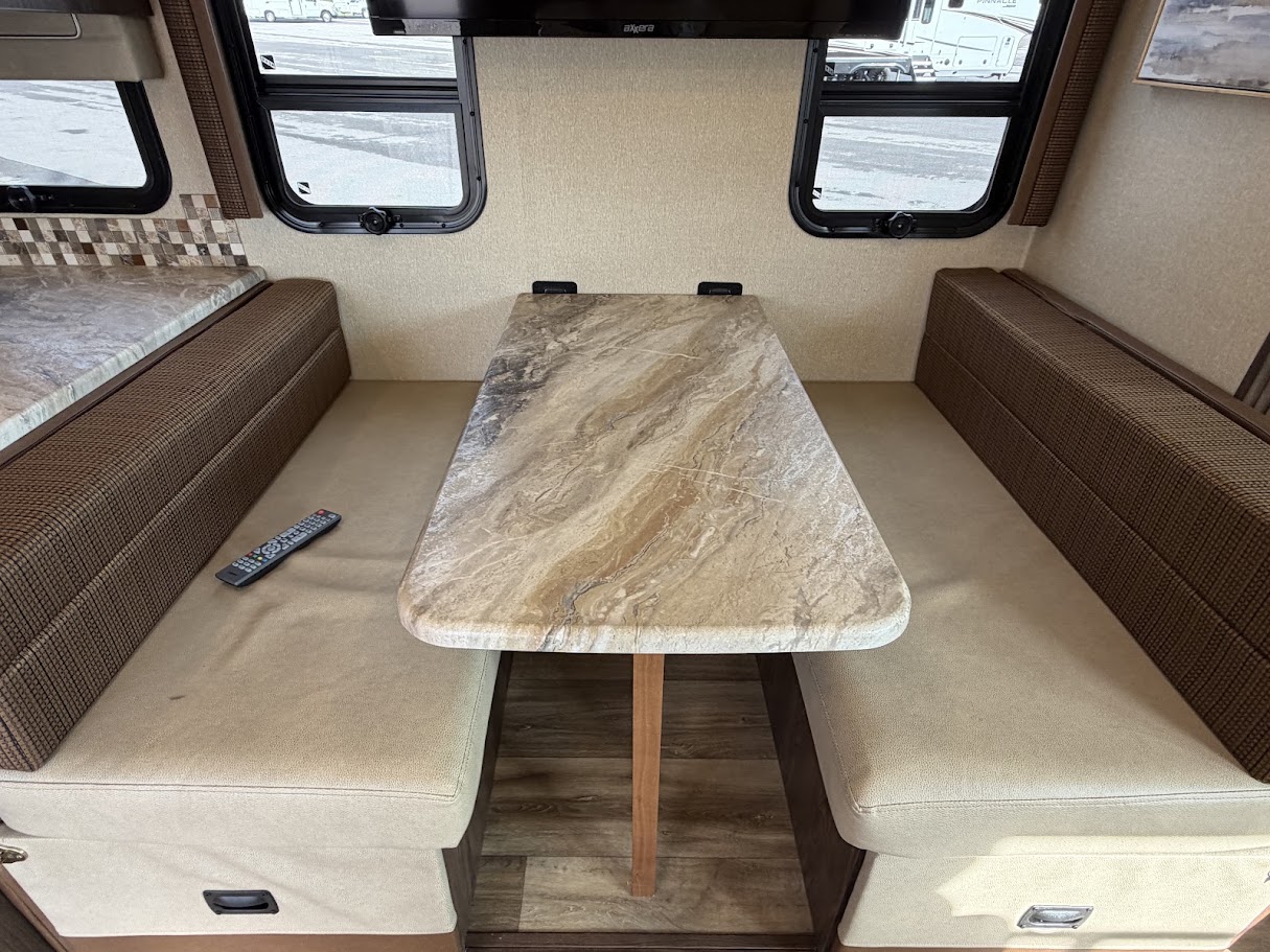 2019 COACHMEN PURSUIT 31BH - Image 17