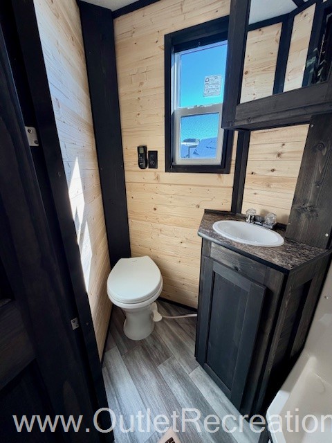 2027 ICE CASTLE SASQUATCH 8X24 - Image 17