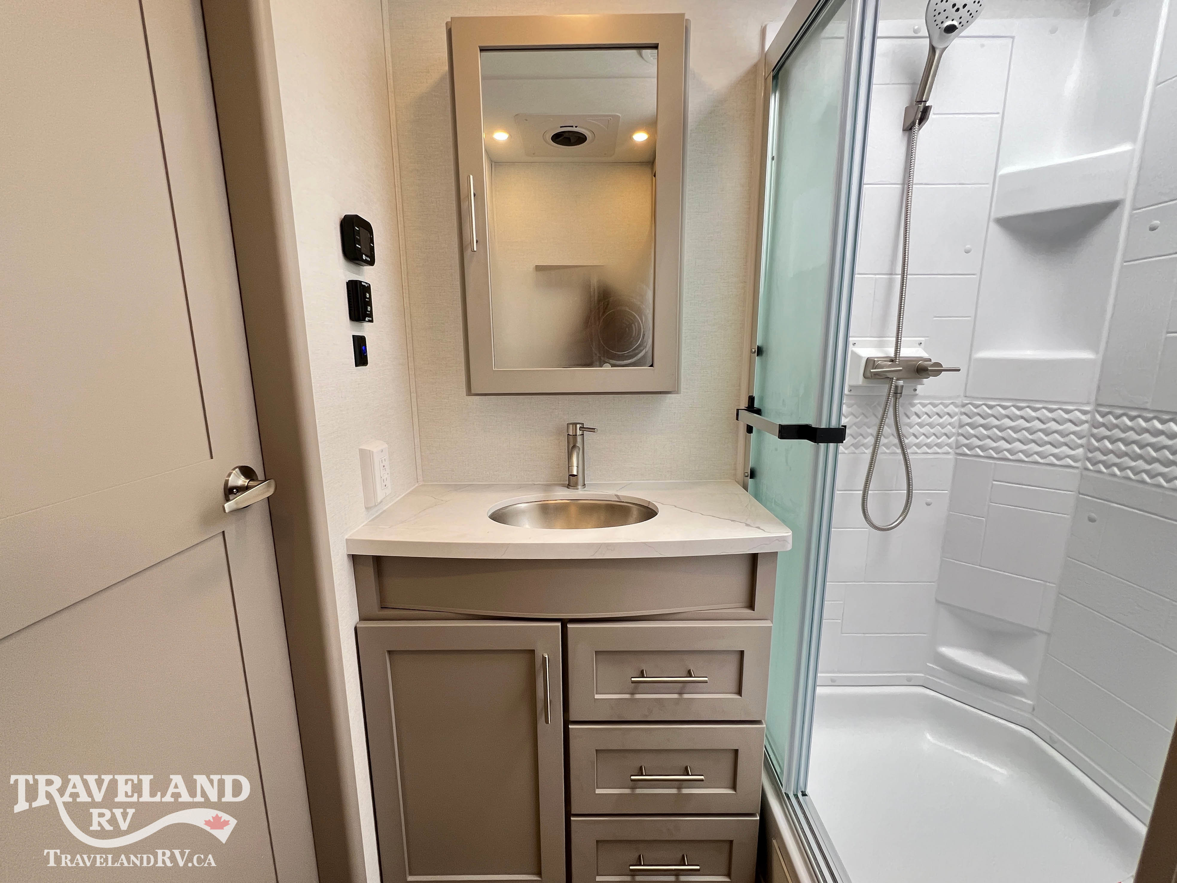 2026 Alliance RV AVENUE 332RL - Image 39