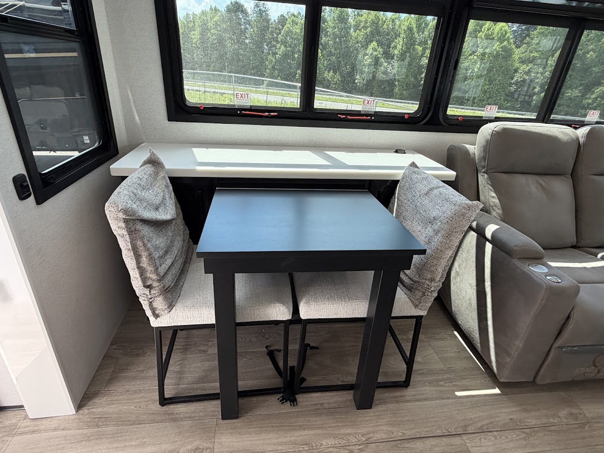 2027 JAYCO PINNACLE 32RLTS - Image 14
