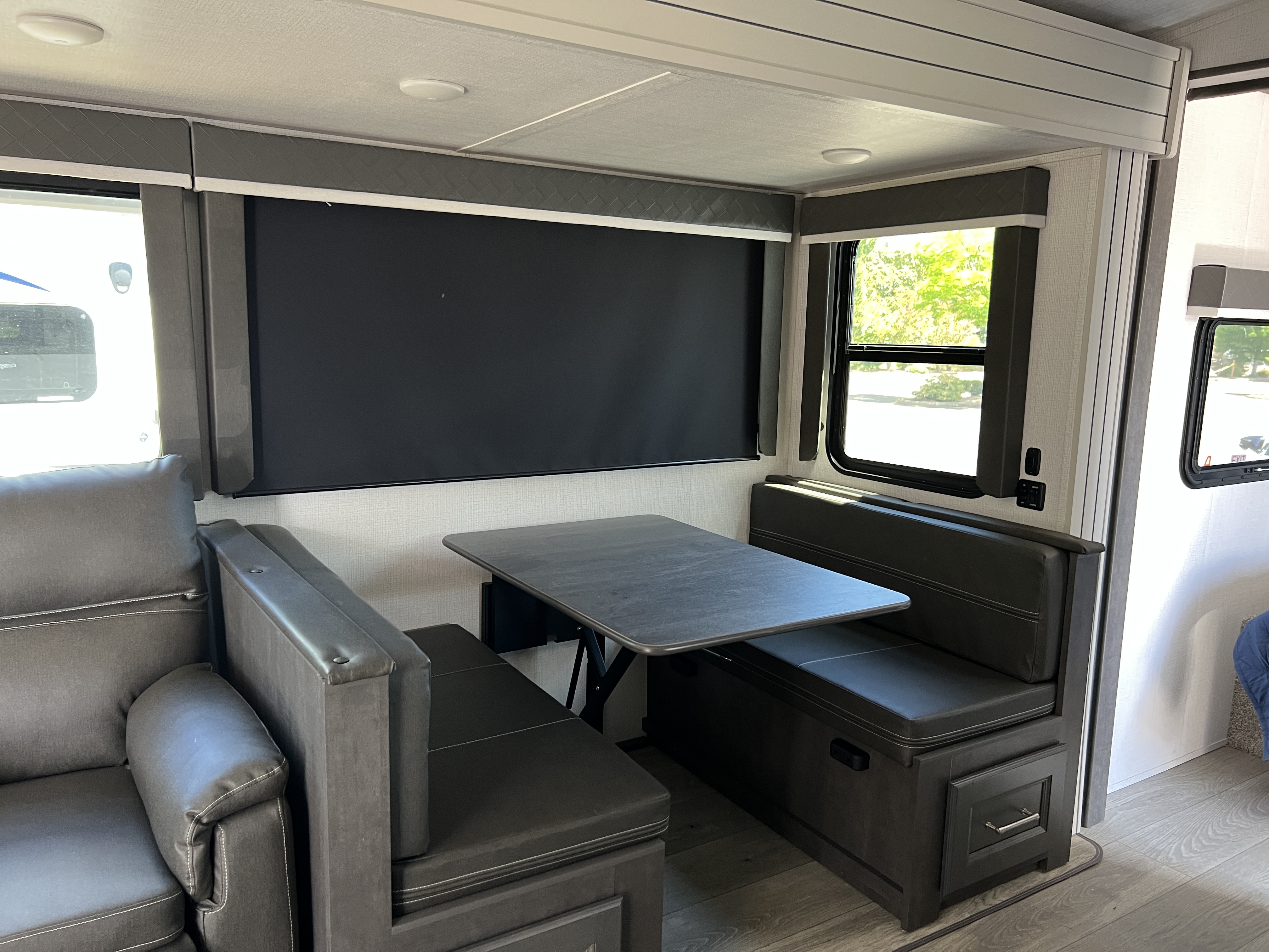 2024 Keystone Cougar Half-Ton 26RBSWE - Image 10