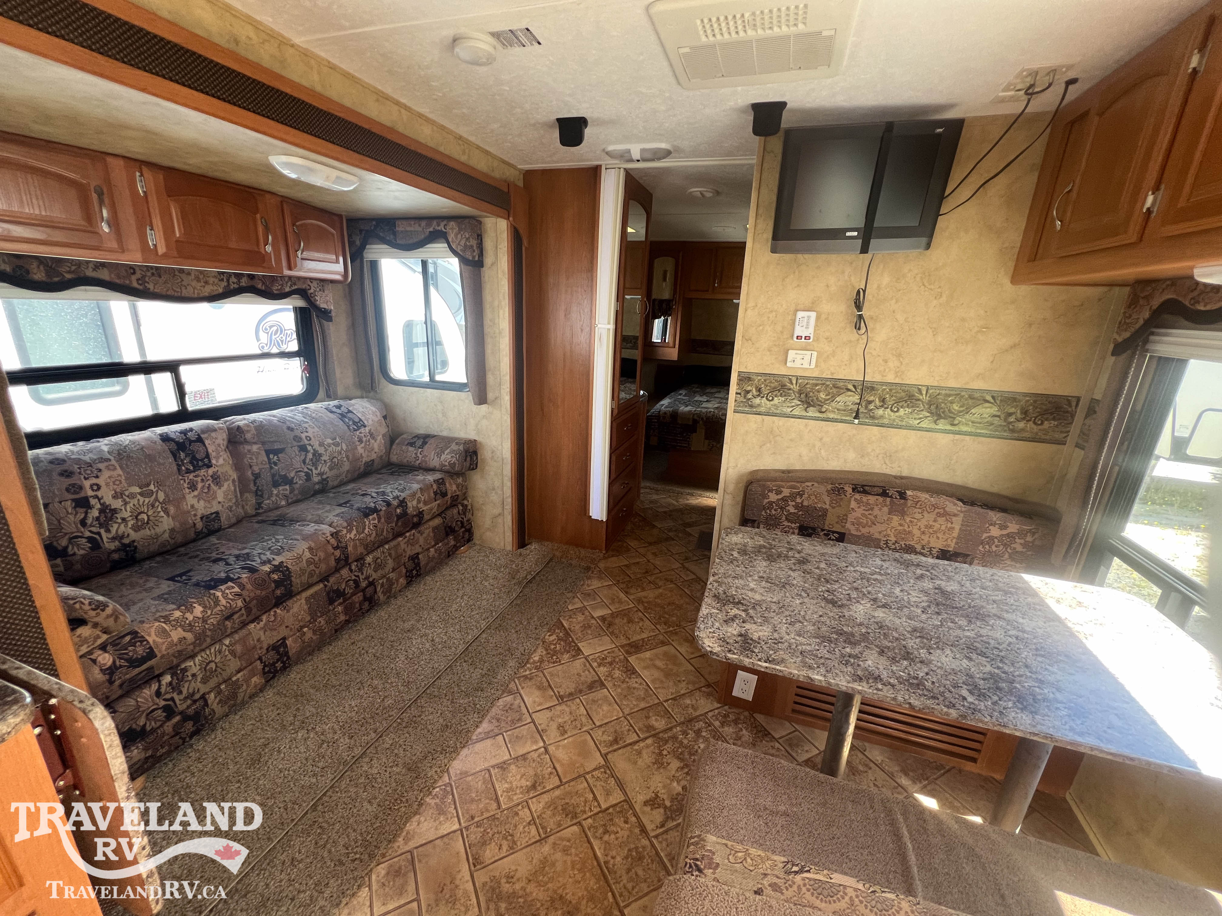 2009 Keystone Cougar 243RKS (West Coast) - Image 3