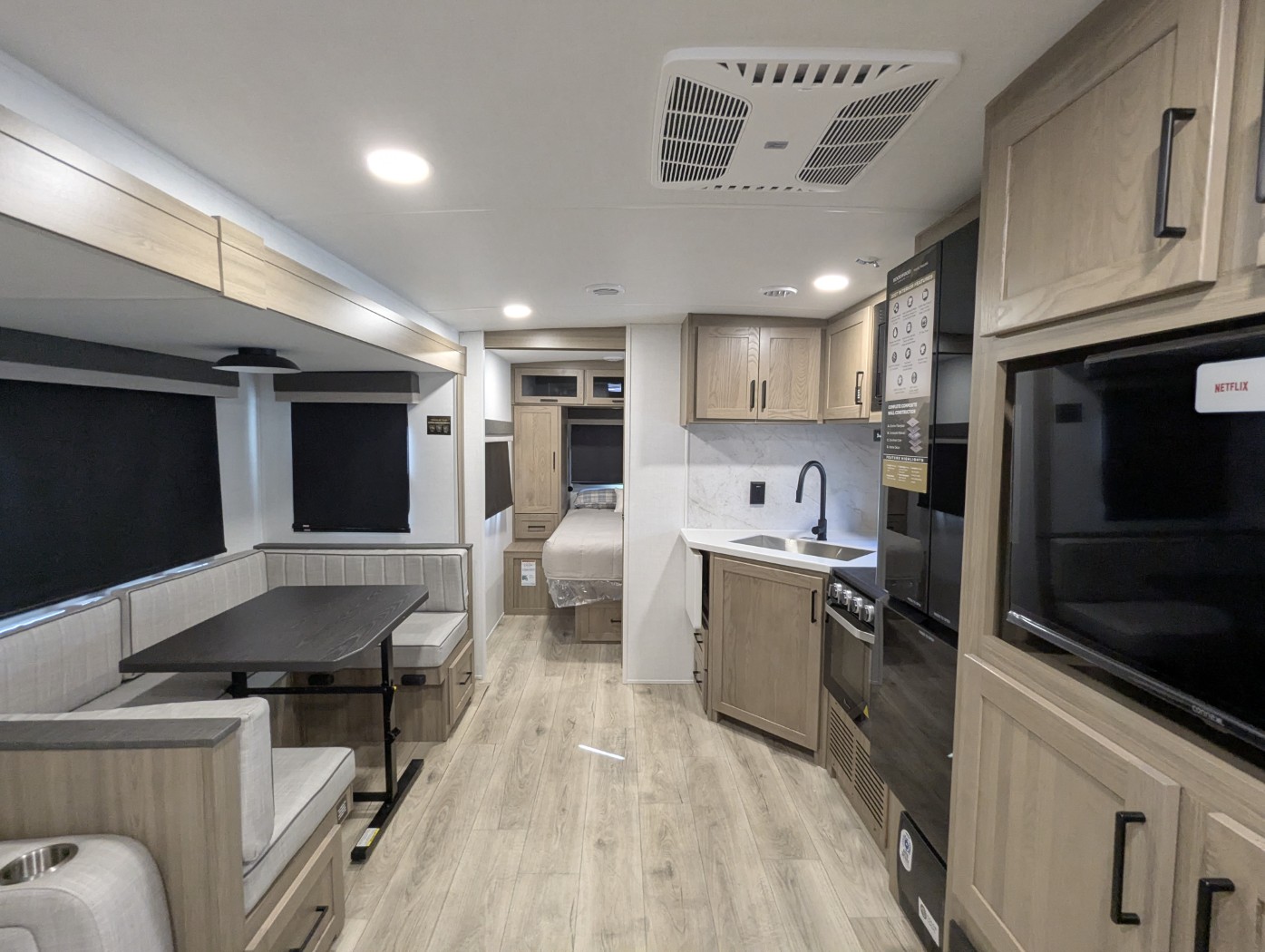 2027 Forest River Rockwood Ultra Lite 2706BH - Image 11