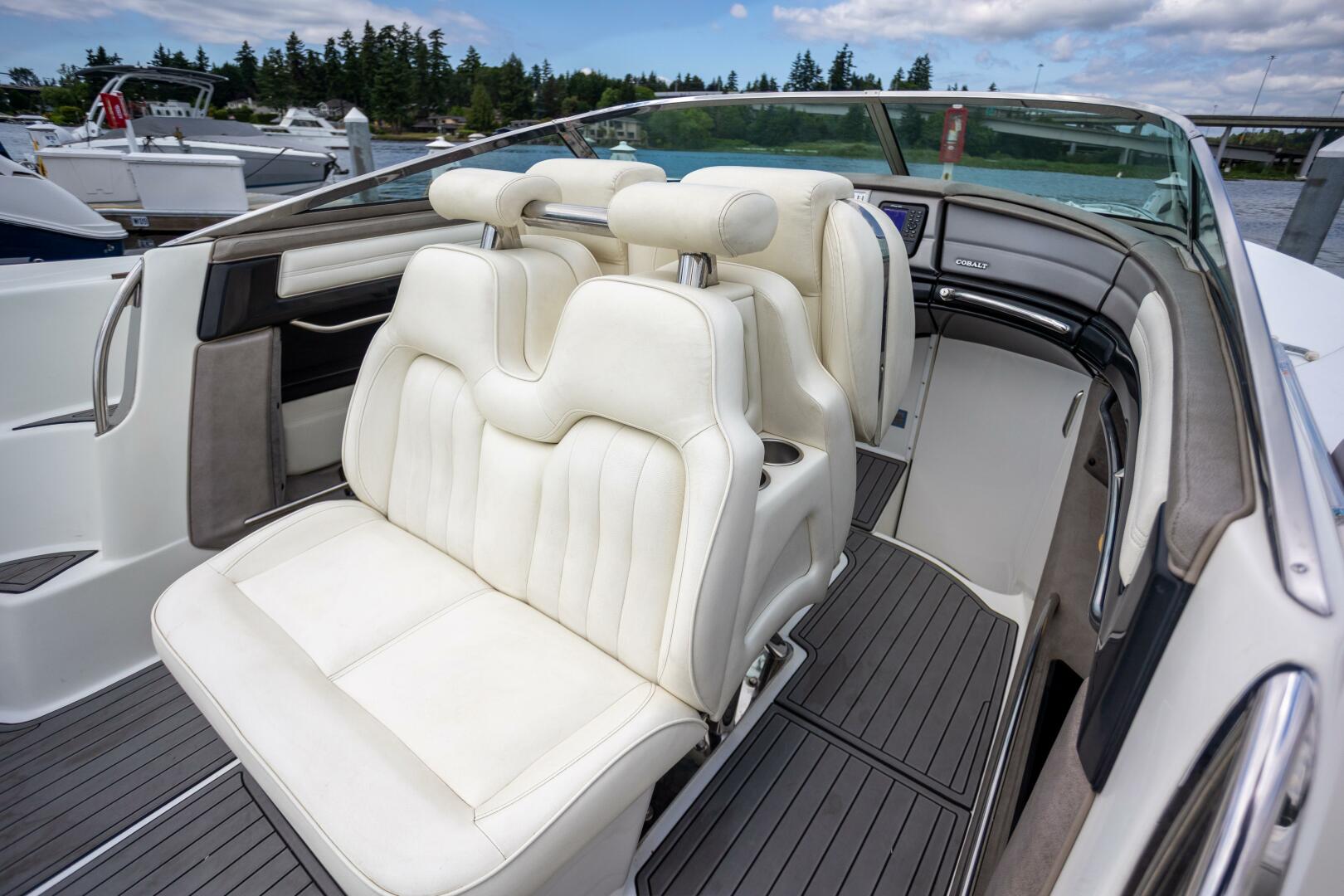 2005 Cobalt 343 - Image 10