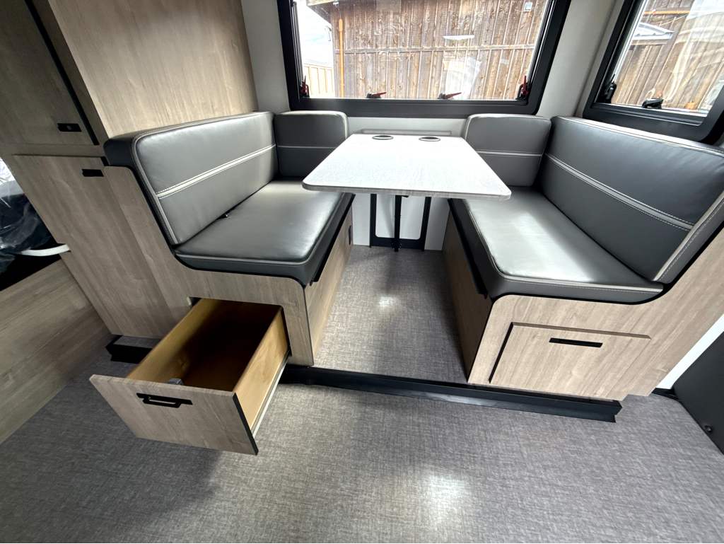 2027 Grand Design Lineage Series M 25FW - Image 28