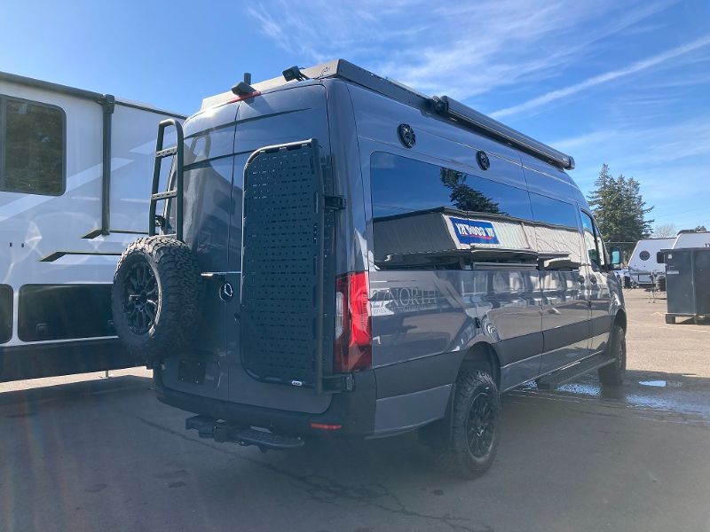 2025 27North Venture Van 170 - Image 5