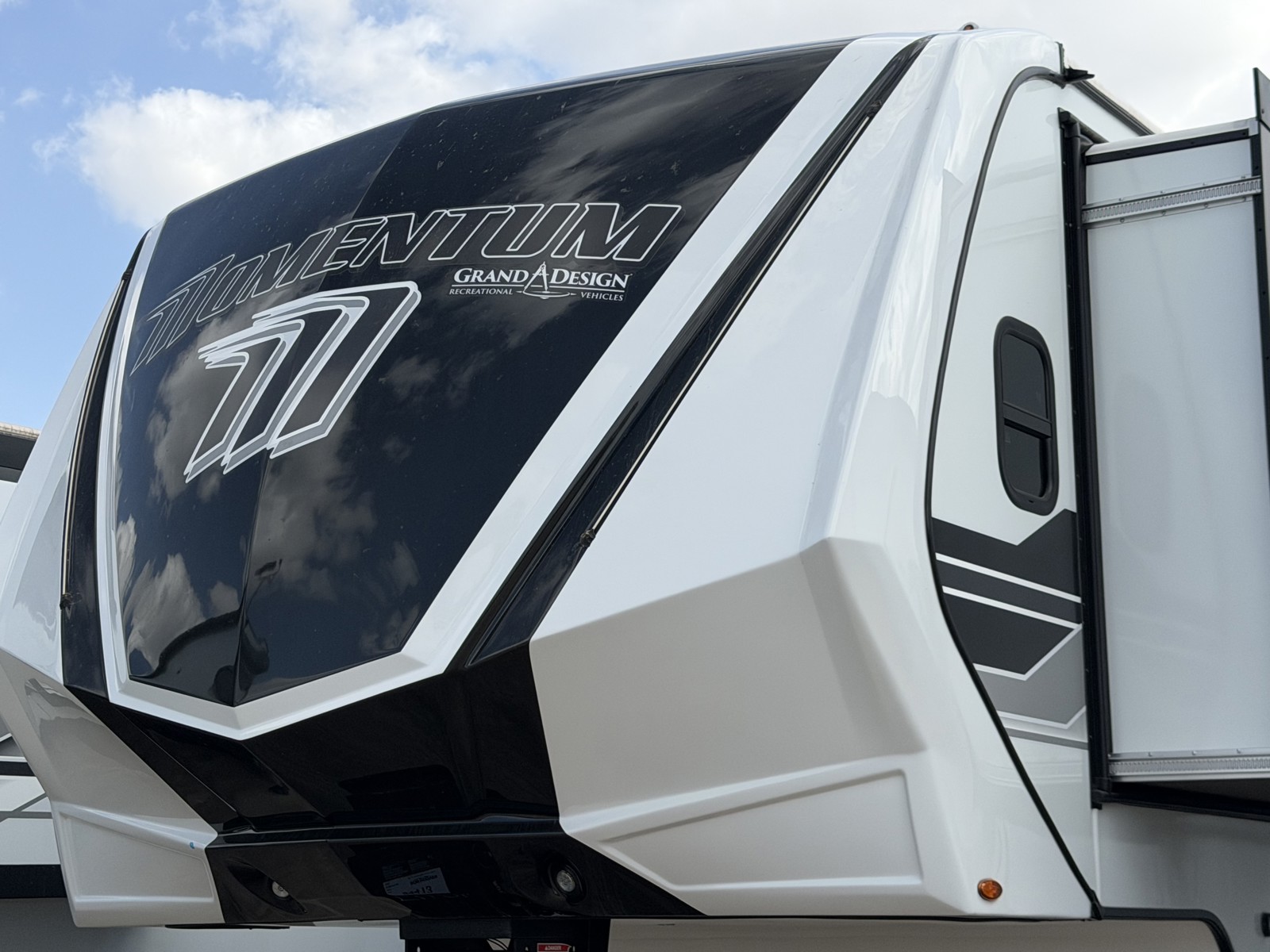 2026 GRAND DESIGN 394G - Image 3