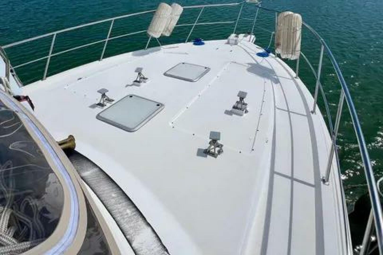 1996 Cruisers Yachts 4285 Express Bridge - Image 27