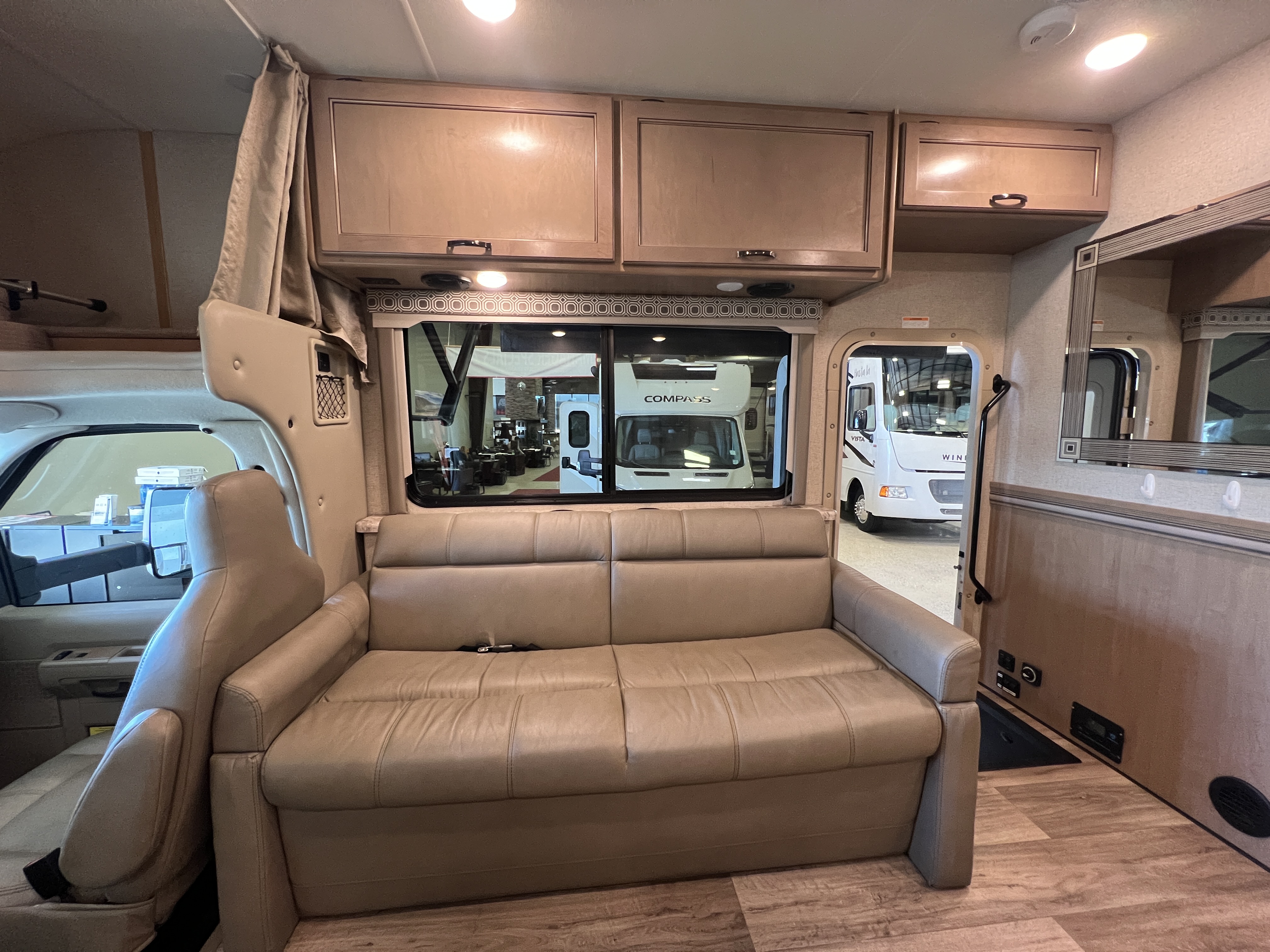 2021 Thor Motor Coach Four Winds 28Z - Image 8