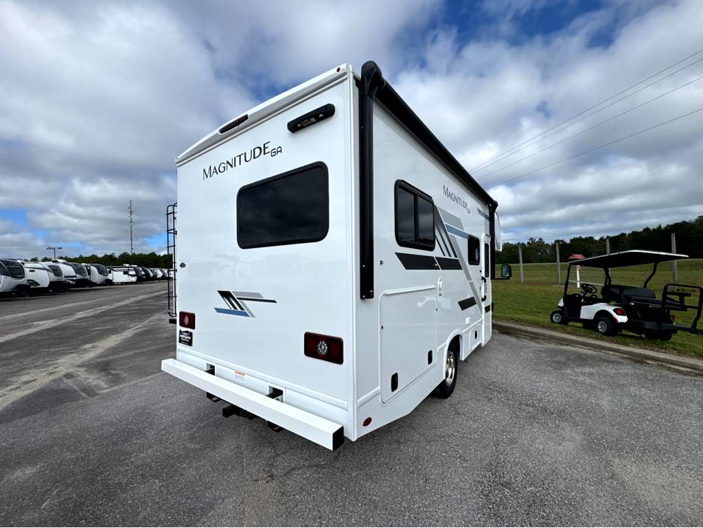 2027 THOR MOTOR COACH MAGNITUDE GA21 - Image 4