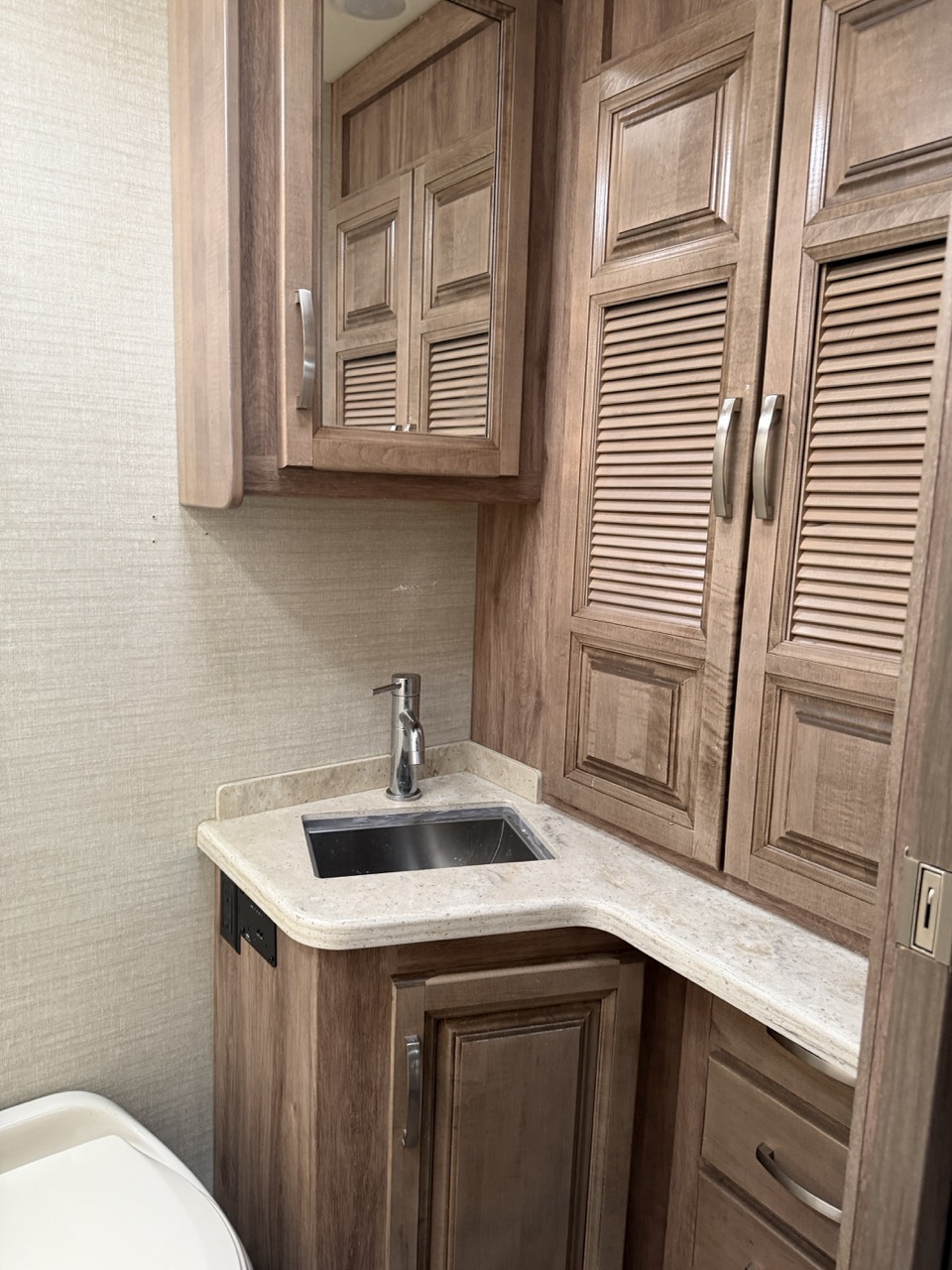 2019 Jayco Seneca 37K - Image 15