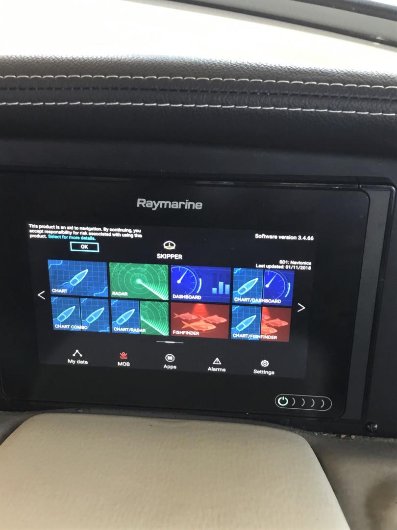 2019 Crownline E275XS - Image 9