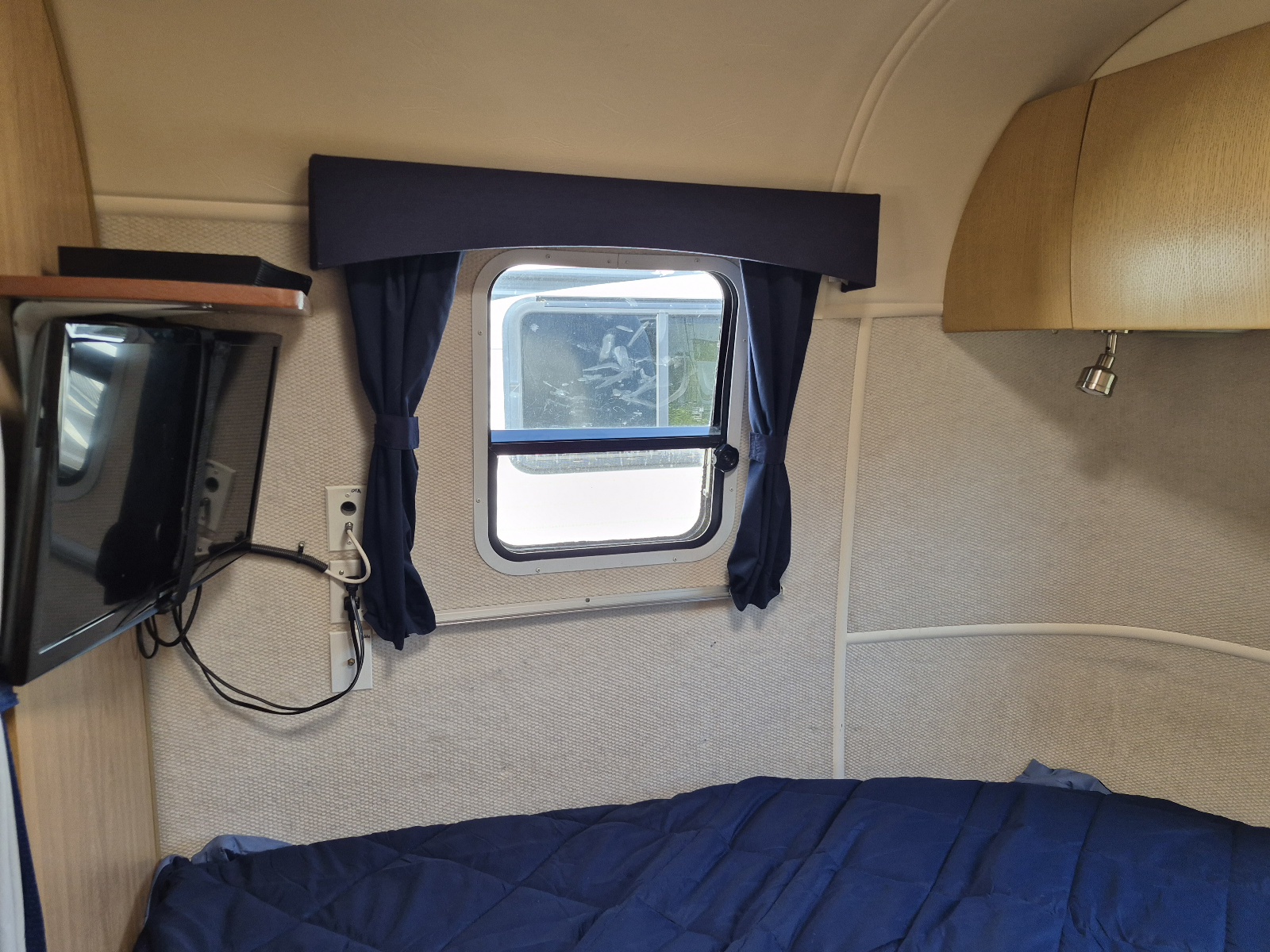 2006 Airstream Safari 25SS - Image 33