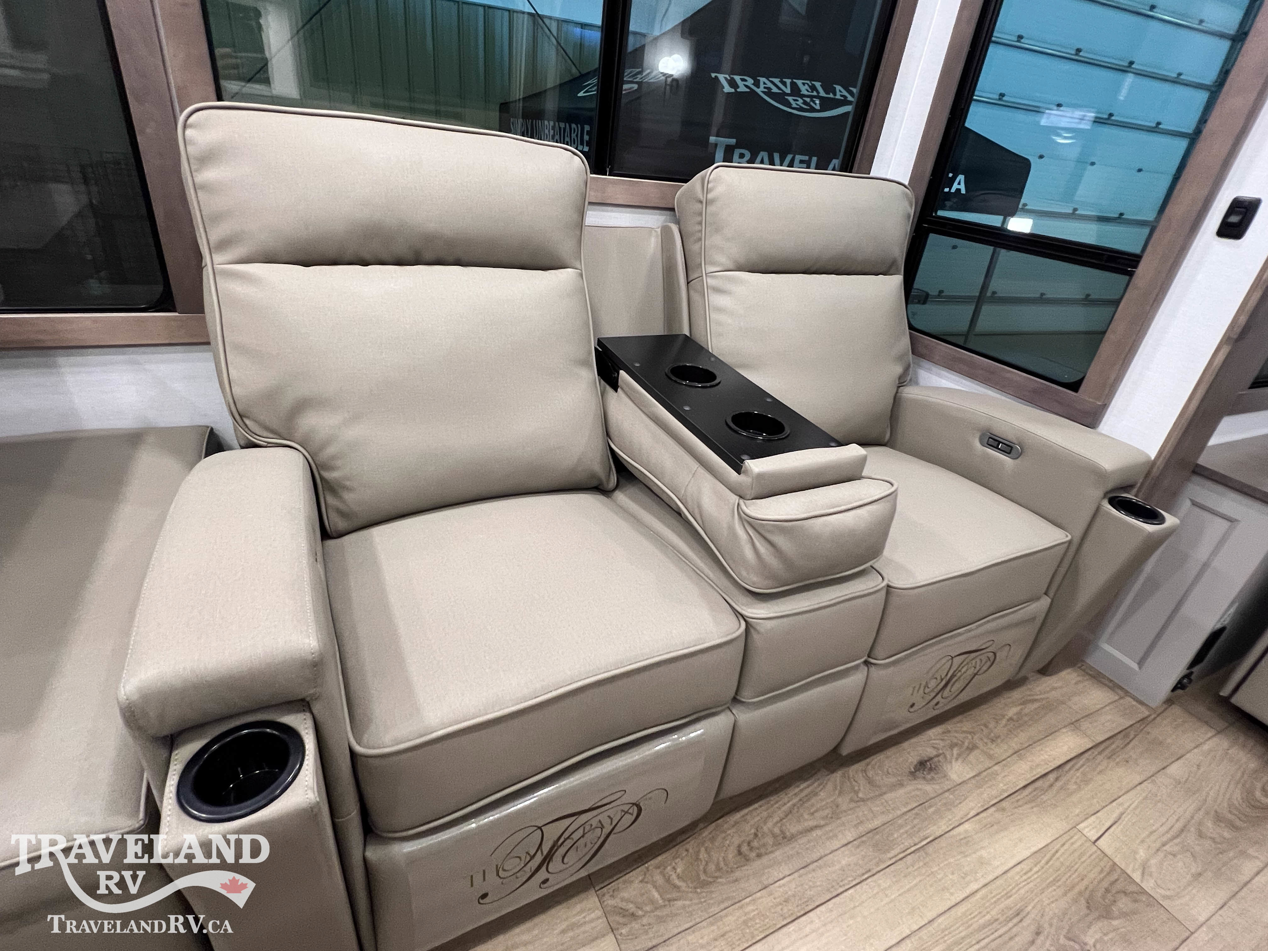 2026 Alliance RV Paradigm 310RL - Image 17
