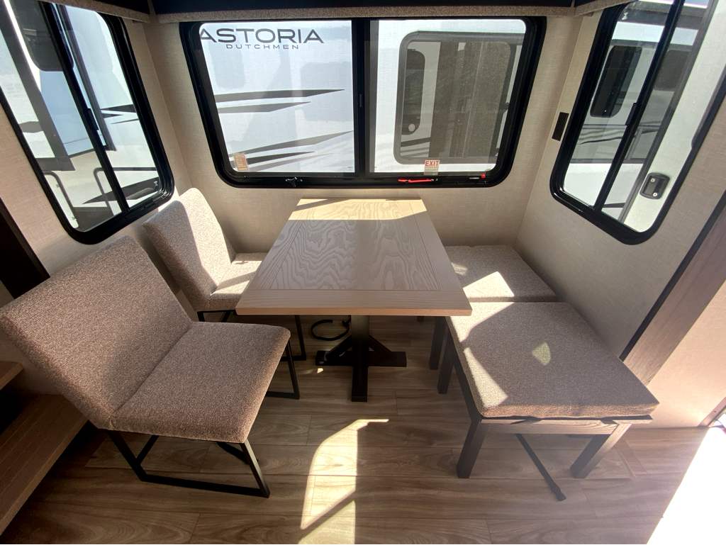 2026 VENTURE RV SPORTTREK 365VFL - Image 19