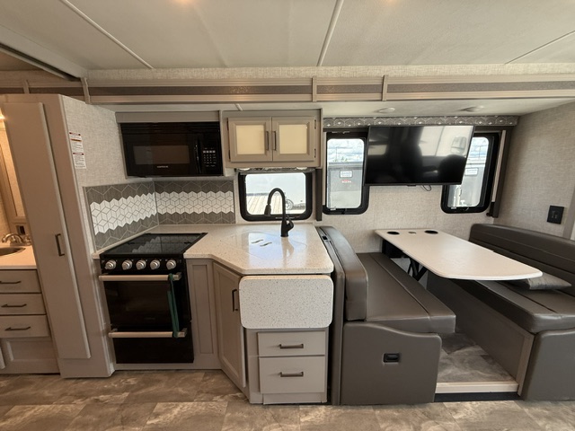 2023 Thor Motor Coach Windsport 31C - Image 19