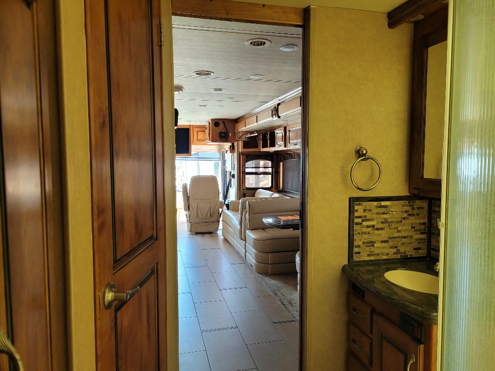 2012 Monaco RV Knight 40PDQ - Image 27