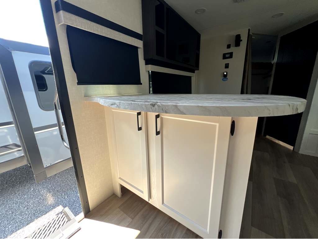 2026 VENTURE RV STRATUS 302VBH - Image 20