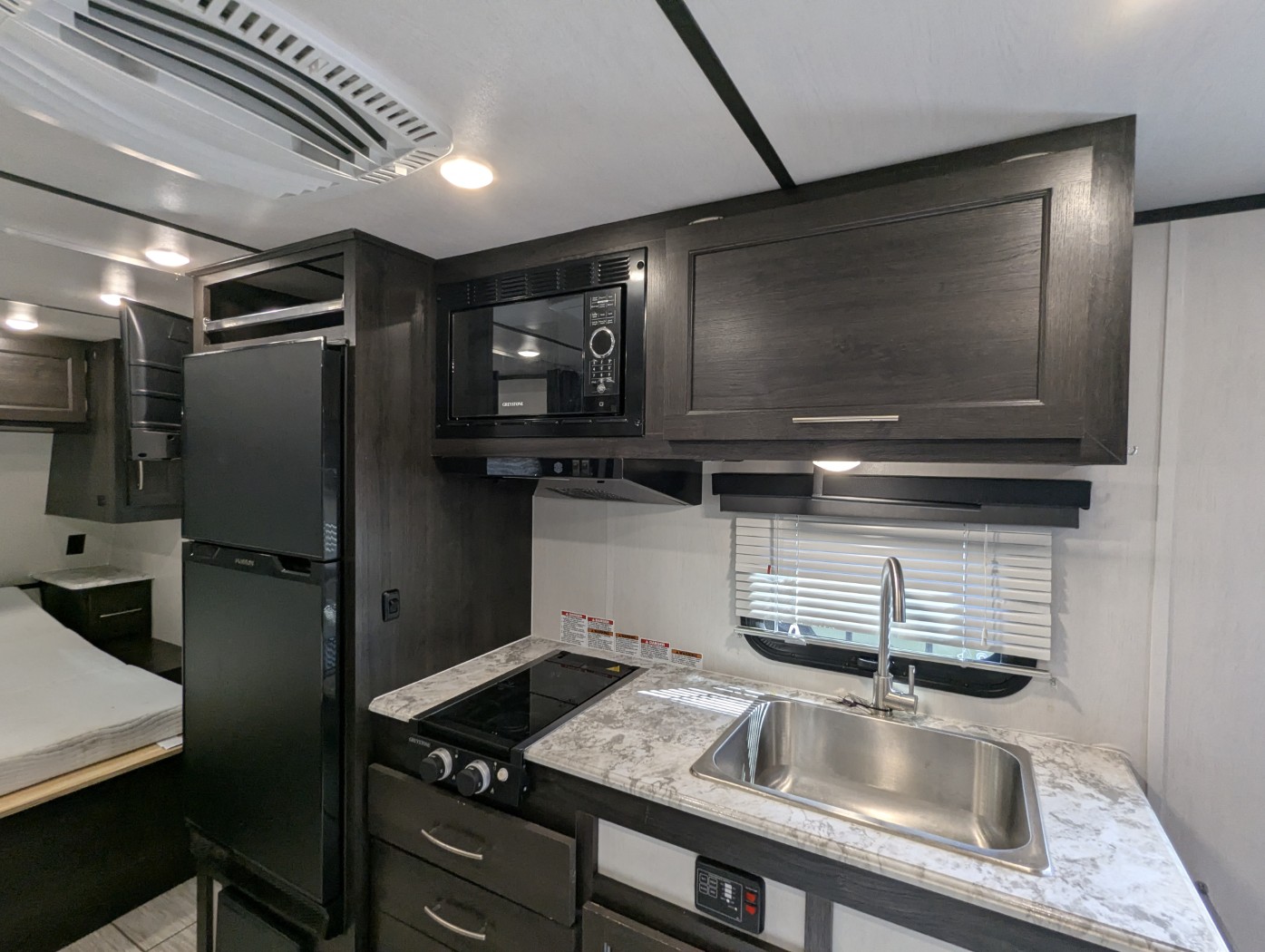 2024 Genesis Supreme Surfside Limited 19FSS - Image 13