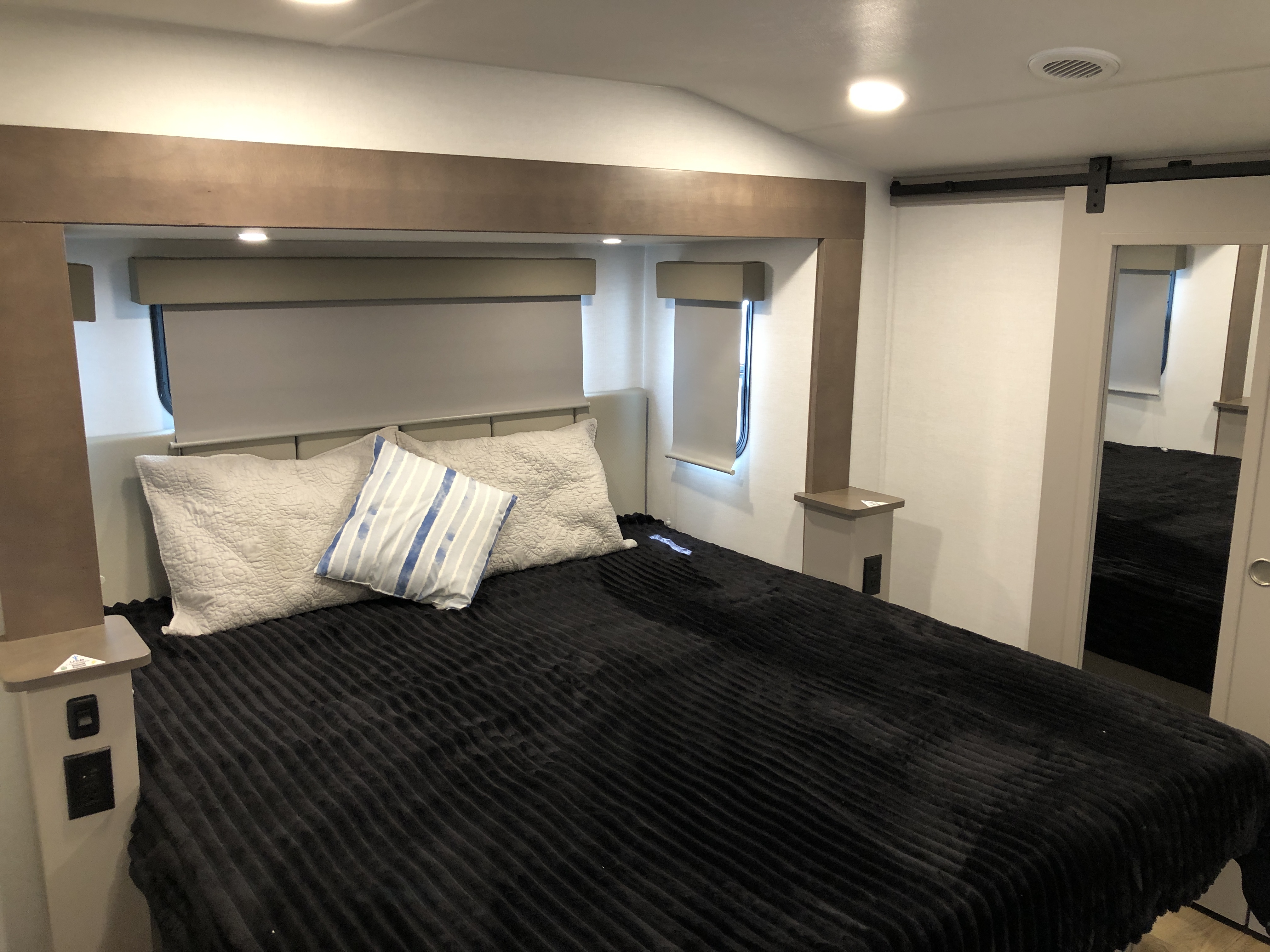 2026 Alliance RV Avenue 32RLS - Image 29