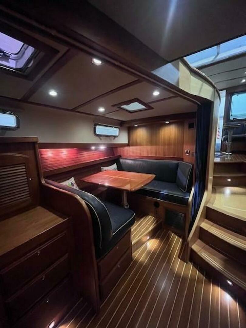 2011 Sabre 40 Sedan - Image 32