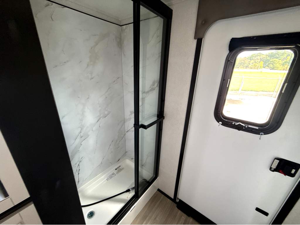 2027 JAYCO NORTH POINT 375TBDB - Image 9