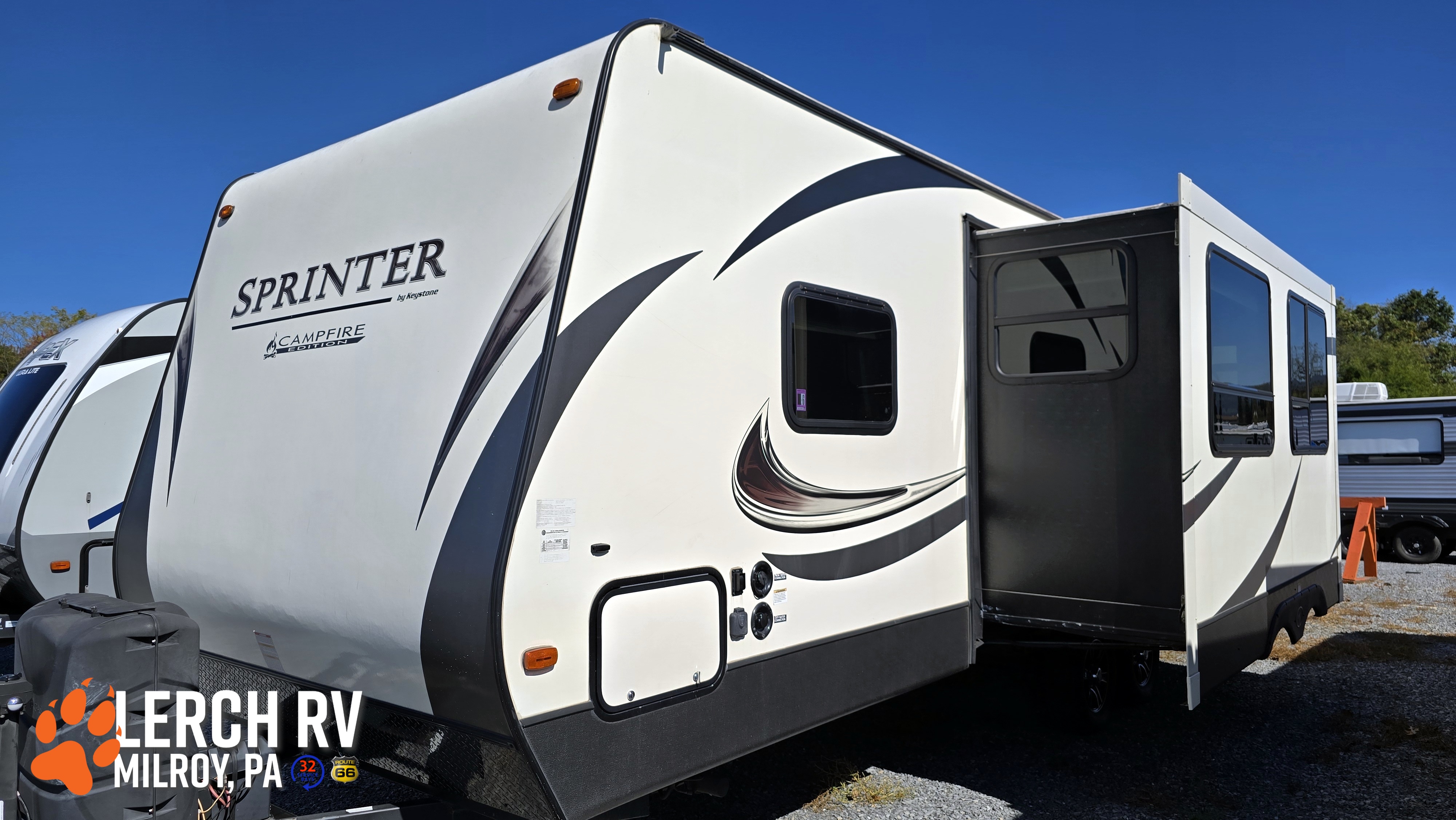 2017 KEYSTONE SPRINTER CAMPFIRE 26RB - Image 3