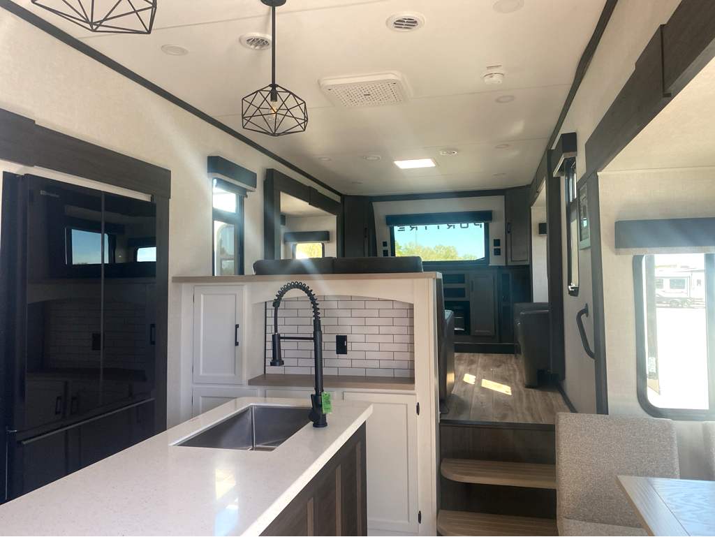 2026 VENTURE RV SPORTTREK 365VFL - Image 9