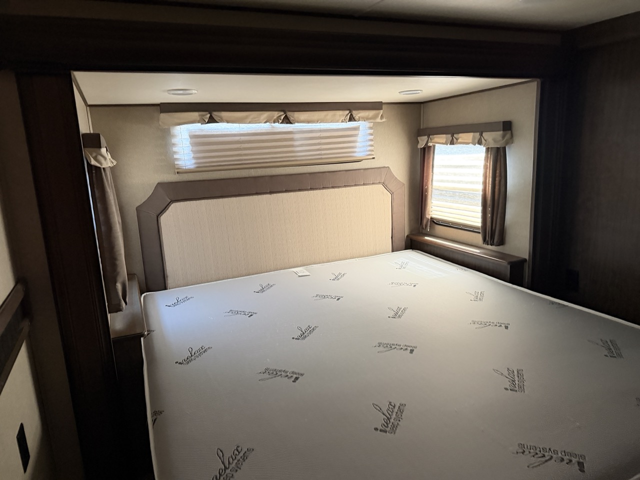 2016 Grand Design Solitude 369RL - Image 16
