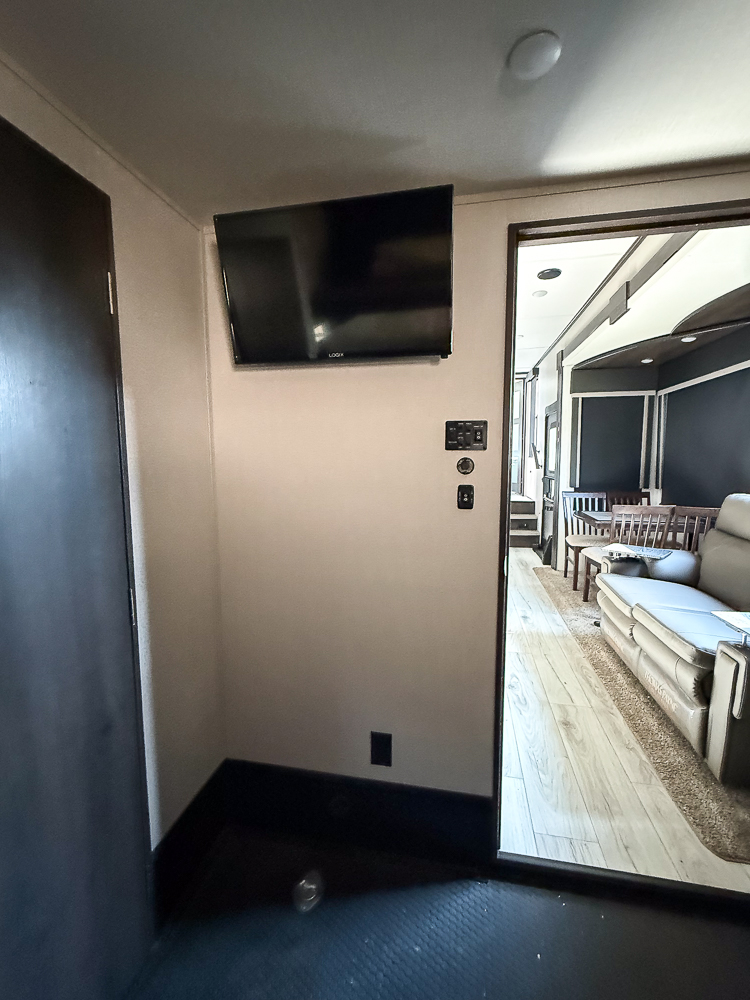 2020 GRAND DESIGN 395M - Image 36
