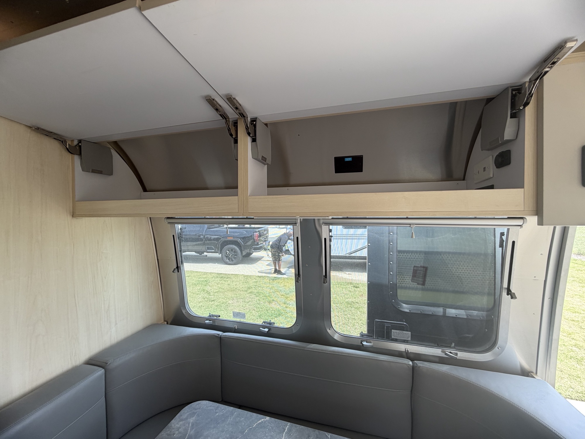 2024 AIRSTREAM FLYING CLOUD 23FB - Image 13