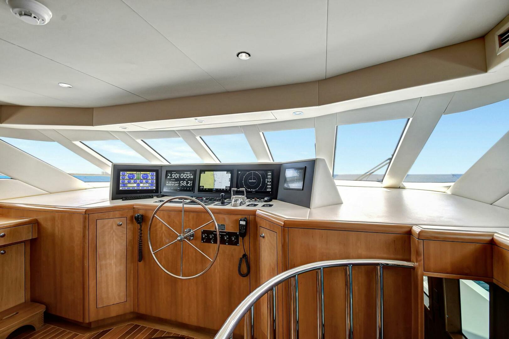 2005 Hatteras - Image 19