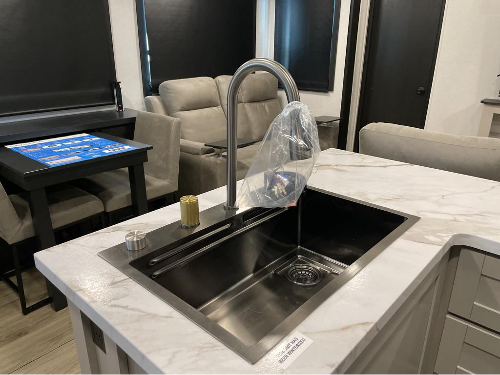 2026 Jayco Seismic 395 - Image 6