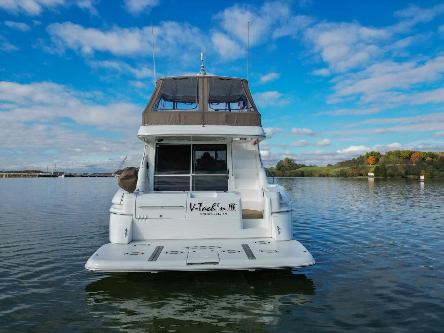 2002 Cruisers Yachts 5000 Sedan Sport - Image 4