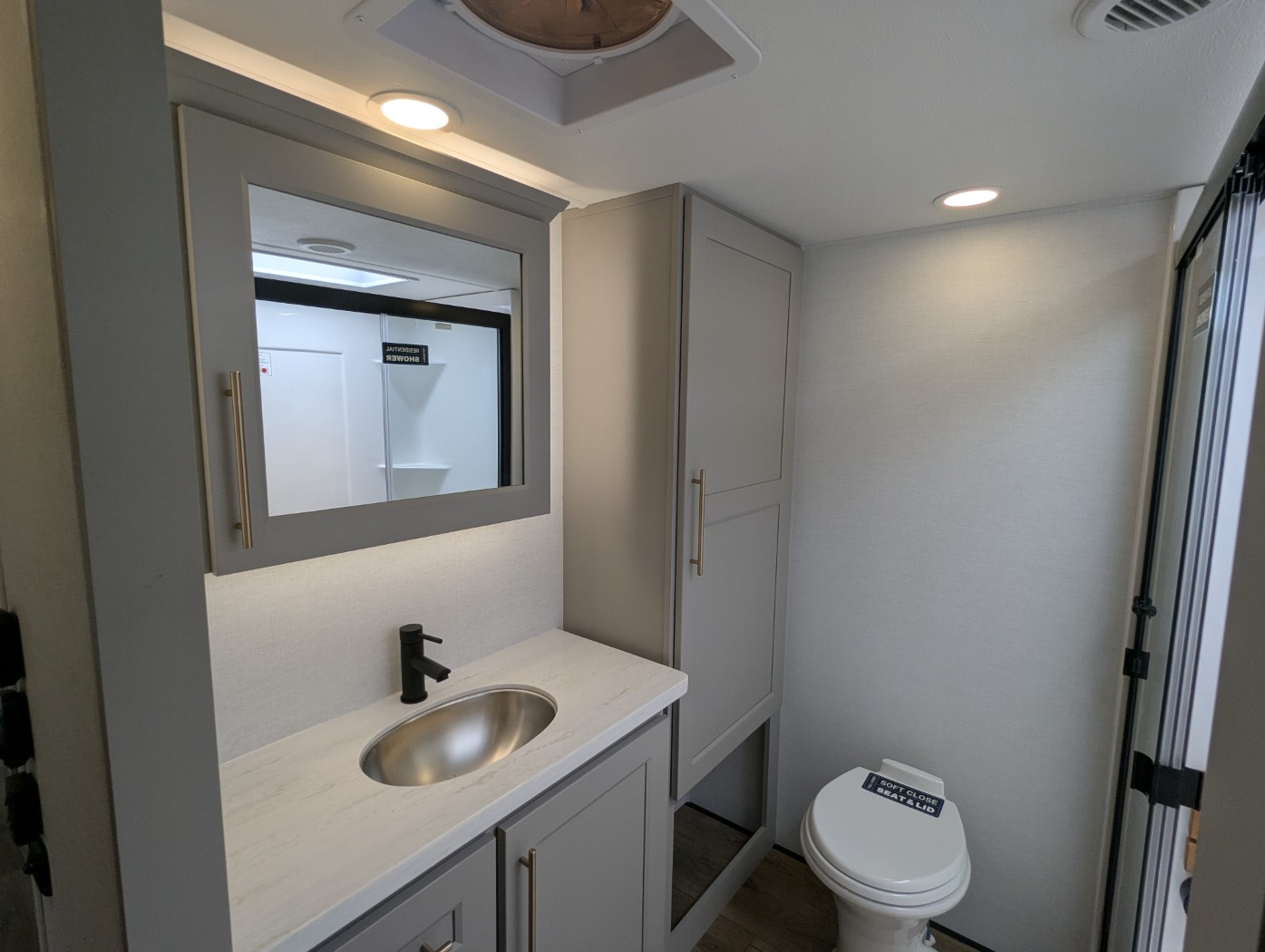 2025 Alliance RV Paradigm 375RD - Image 13