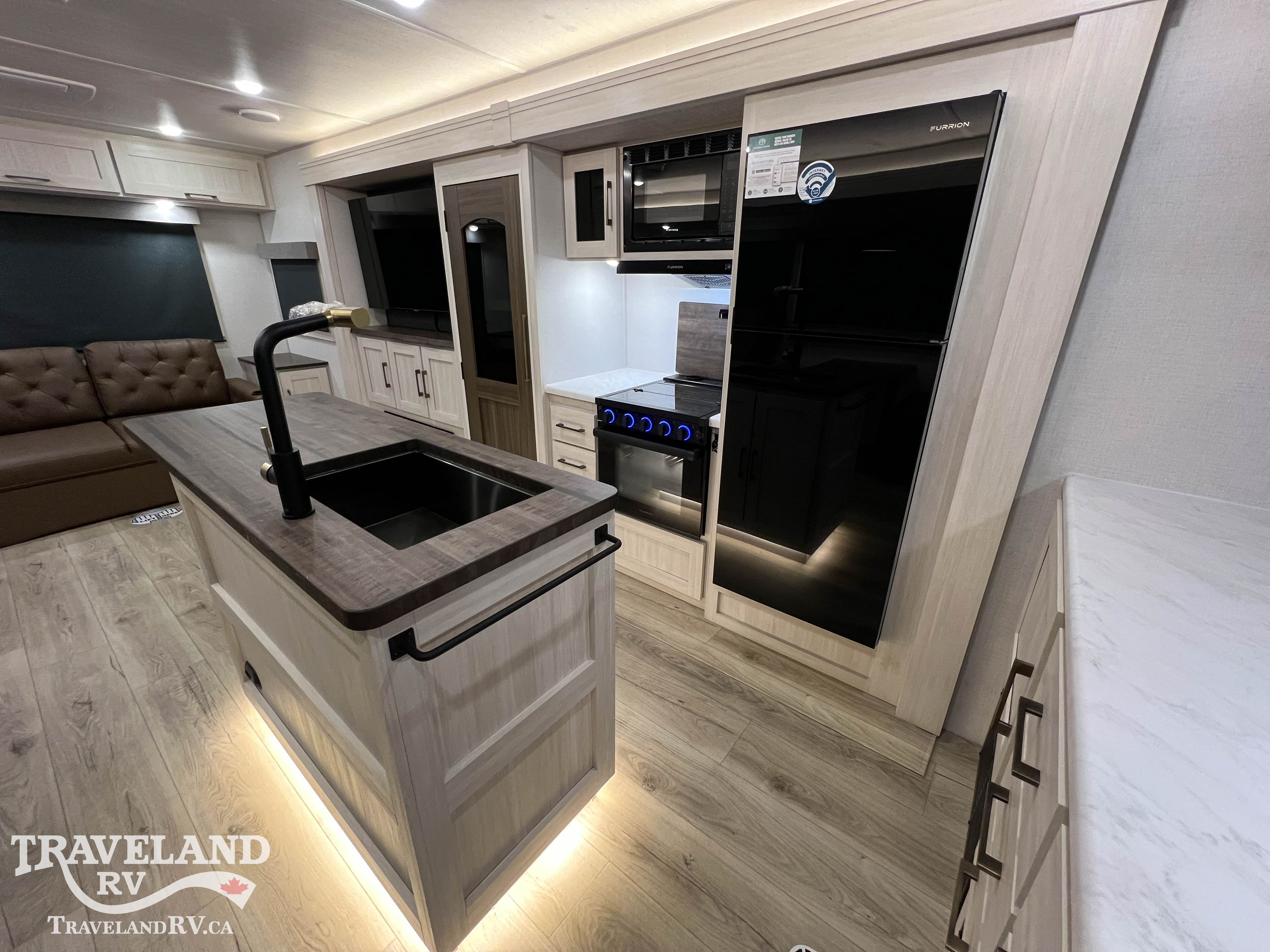 2026 Forest River Grand Surveyor 305RLBS - Image 12