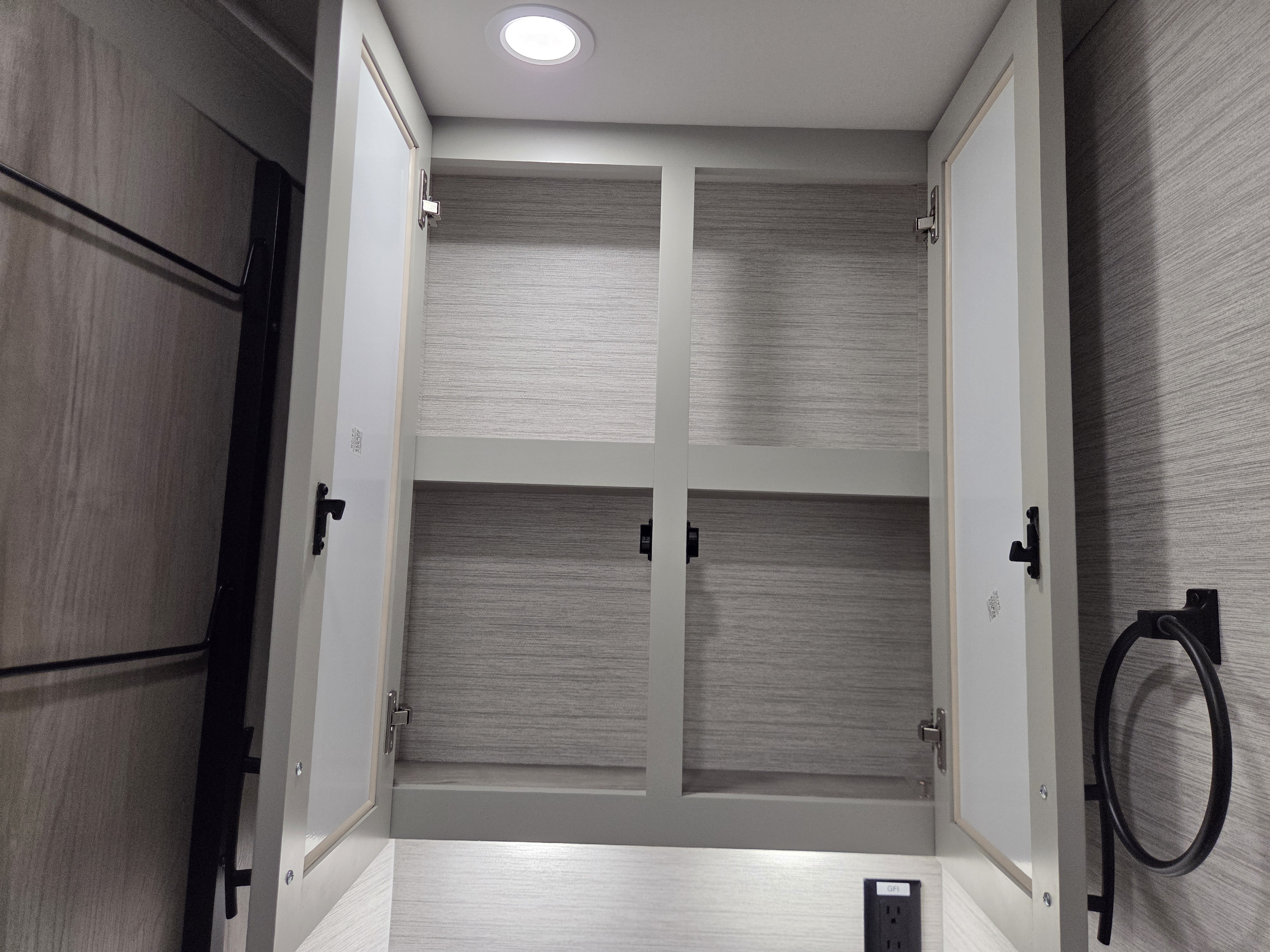 2027 Dynamax Europa 31SS - Image 19