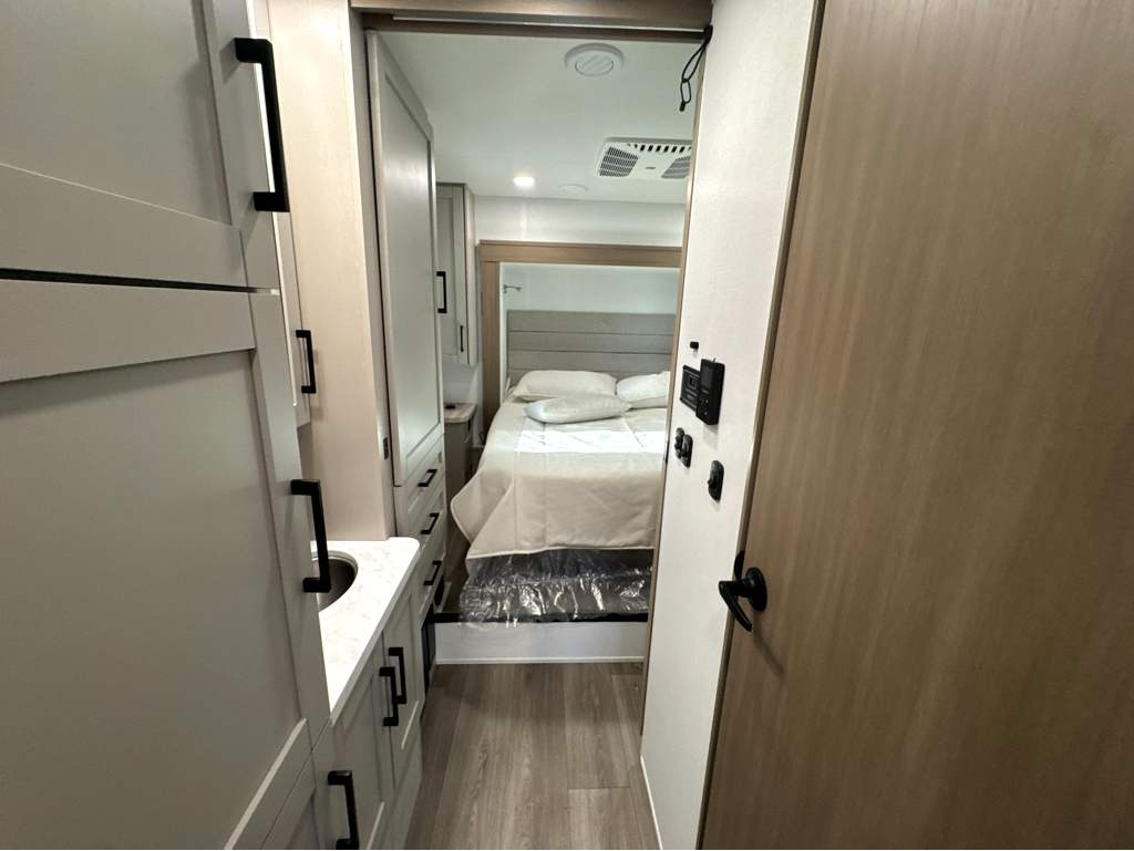 2027 ENTEGRA COACH ODYSSEY 30Z - Image 14