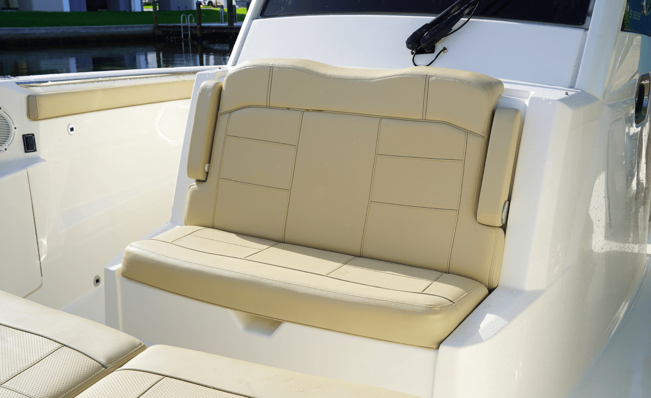 2020 PURSUIT S328 - Image 62