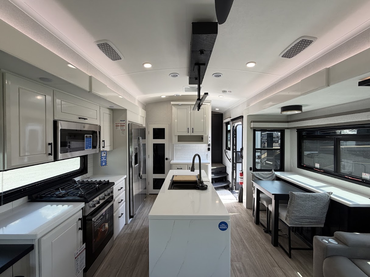 2027 JAYCO PINNACLE 32RLTS - Image 7