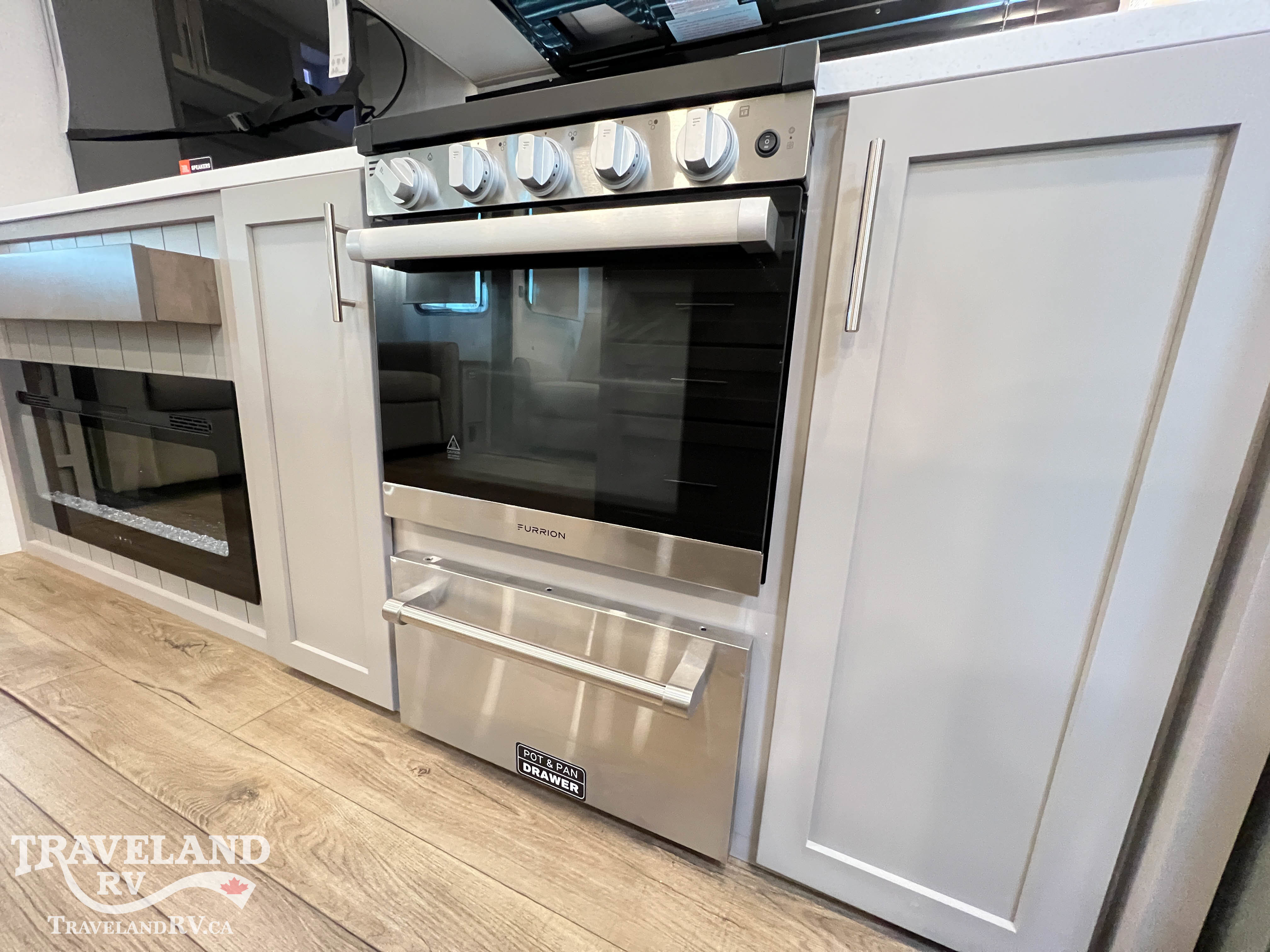 2026 Alliance RV AVENUE 332RL - Image 23